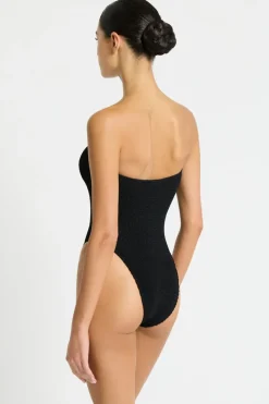 Fane One Piece*bond-eye Fashion