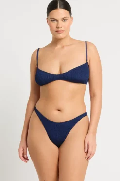 Layla Crop*bond-eye Hot