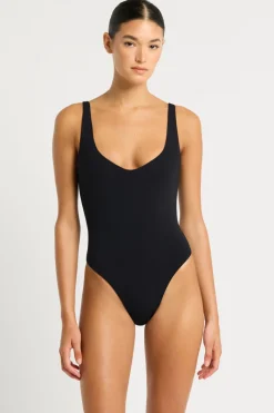 Lucia One Piece*bond-eye Discount