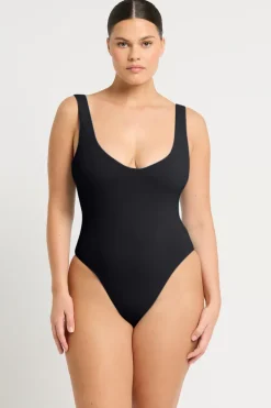 Lucia One Piece*bond-eye Discount