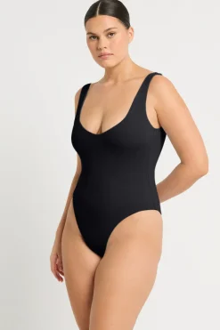 Lucia One Piece*bond-eye Discount