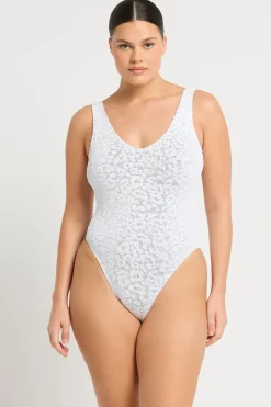 Mara One Piece*bond-eye Fashion