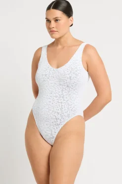 Mara One Piece*bond-eye Fashion